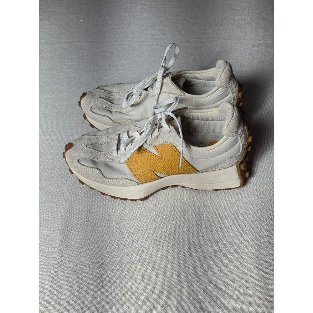 New Balance 327 Sea Salt Aspen Yellow Suede Sneakers Womens 7.5